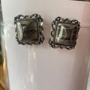 Vintage-Inspired Square Filigree clip on Earrings in Gray zebra style